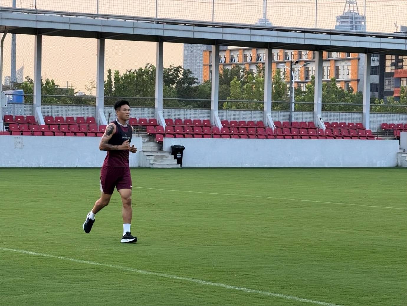 包含赛地聚焦：中超今夜热度飙升，日本国家队完成体检，媒体盛赞，阵容厚度经受考验的词条-开元体育电竞