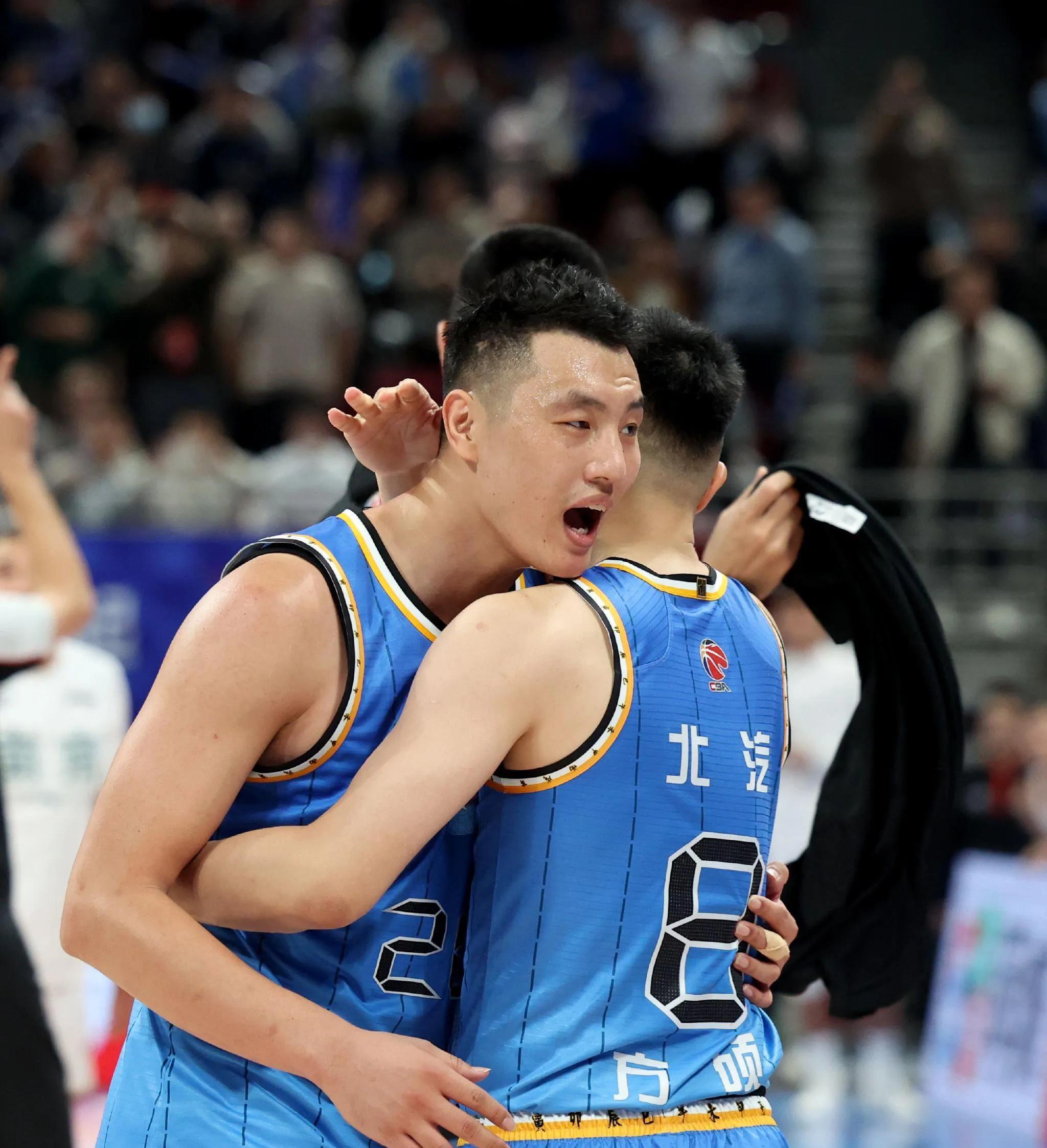 广厦男篮迎NBA总决赛关键赛;赛后内部沟通;气氛紧张;训练强度明显提升(广东男篮全场回放完整) 广厦男篮迎NBA总决赛关键赛;赛后内部沟通;气氛紧张;训练强度明显提升(广东男篮全场回放完整)