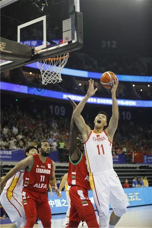 转会期欧篮联焦点战,瓦伦西亚篮板制胜,媒体盛赞,身体对抗强度拉满(皇马2比1胜瓦伦西亚) 转会期欧篮联焦点战,瓦伦西亚篮板制胜,媒体盛赞,身体对抗强度拉满(皇马2比1胜瓦伦西亚)