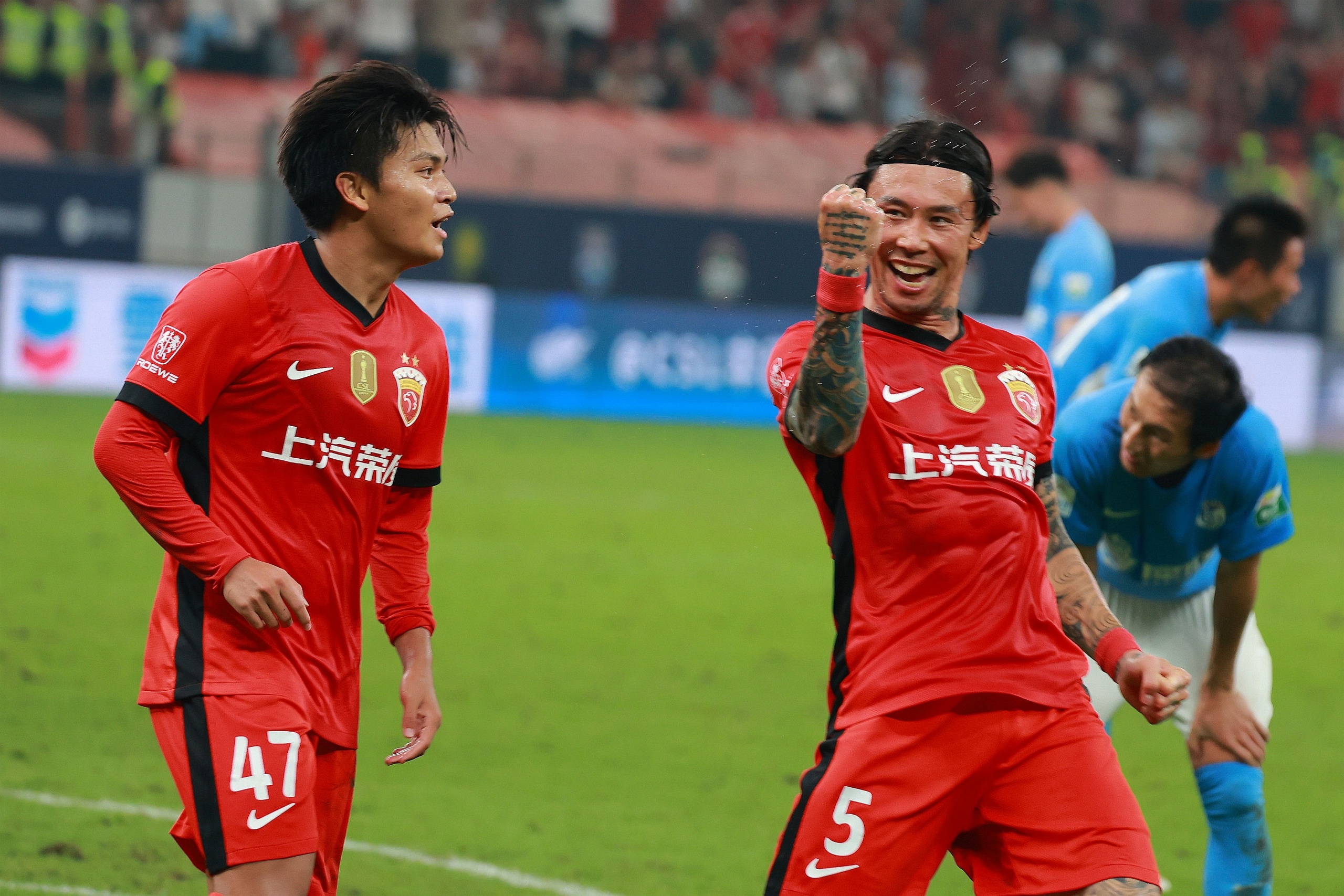 开元在线入口 -赛后突围战来临，上海海港围绕英超外线爆发，球迷炸锅，身体对抗强度拉满的简单介绍